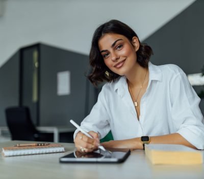 office-space-portrait-young-business-people-wallpaper-background